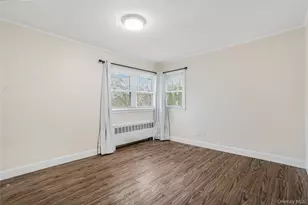 104 Radcliff Dr, East Norwich, NY 11732 - Photo 9