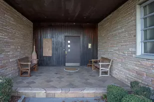 20 Martin Ct, Great Neck, NY 11024 - Photo 7