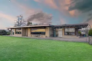 20 Martin Ct, Great Neck, NY 11024 - Photo 15