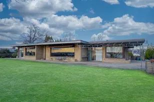 20 Martin Ct, Great Neck, NY 11024 - Photo 13