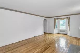 319 Maryland Ave, Freeport, NY 11520 - Photo 9