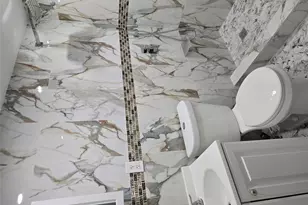 105-13 171st St, Jamaica, NY 11433 - Photo 19