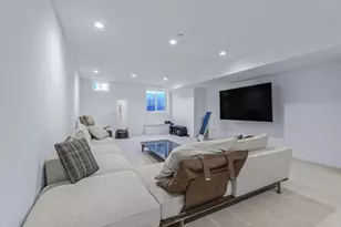 1 Sequoia Cir, Manhasset, NY 11030 - Photo 19