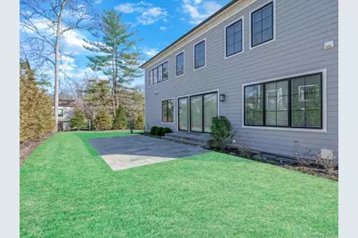 1 Sequoia Circle, Manhasset, NY 11030 - Photo 21