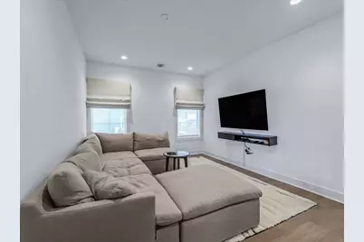 1 Sequoia Circle, Manhasset, NY 11030 - Photo 11