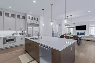 1 Sequoia Cir, Manhasset, NY 11030 - Photo 9