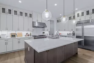 1 Sequoia Cir, Manhasset, NY 11030 - Photo 7