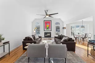 14 Hildreth Rd, Hampton Bays, NY 11946 - Photo 5