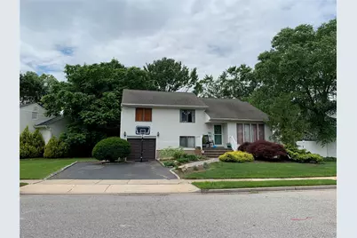 520 Ann Lane, Wantagh, NY 11793 - Photo 1