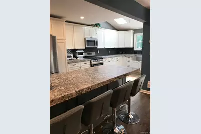 520 Ann Lane, Wantagh, NY 11793 - Photo 3