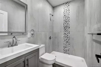 29 Sterling Place, Hempstead, NY 11550 - Photo 5