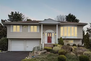 2959 Clubhouse Rd, Merrick, NY 11566 - Photo 3