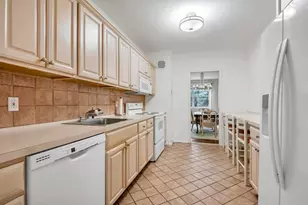 1 Kensington Gate, Great Neck, NY 11021 - Photo 9