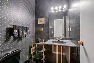 1 Kensington Gate, Great Neck, NY 11021 - Photo 11