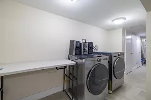 146-14 Shore Ave, Jamaica, NY 11435 - Photo 21