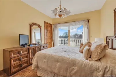 118 Malba Drive, Whitestone, NY 11357 - Photo 19