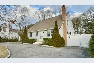 4 N Westbury Road, Hampton Bays, NY 11946 - Photo 1