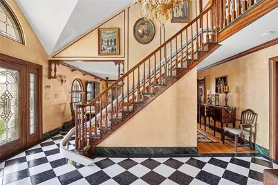 104 Grosvenor, Douglaston, NY 11363 - Photo 5