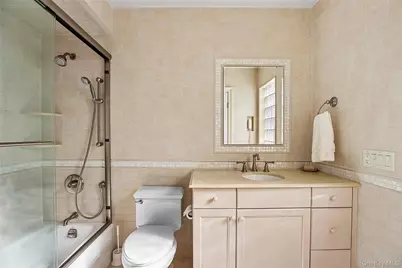 104 Grosvenor, Douglaston, NY 11363 - Photo 15