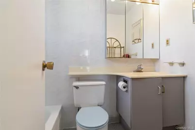 23-22 30 Road #7D, Astoria, NY 11102 - Photo 15