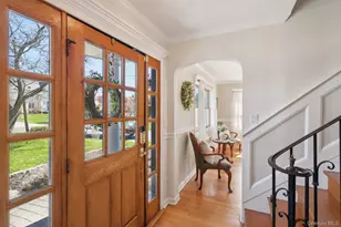 230 W Islip Rd, West Islip, NY 11795 - Photo 7