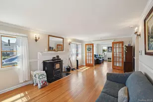 230 W Islip Rd, West Islip, NY 11795 - Photo 9