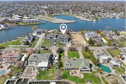 230 W Islip Road, West Islip, NY 11795 - Photo 5