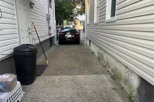 129-40 135th St, Jamaica, NY 11420 - Photo 5