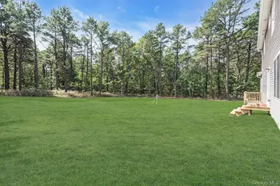 113 Currans Road, Middle Island, NY 11953 - Photo 29