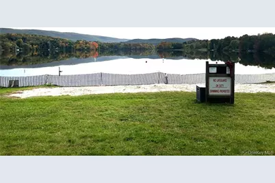 545 Shore Drive, New Windsor, NY 12553 - Photo 35