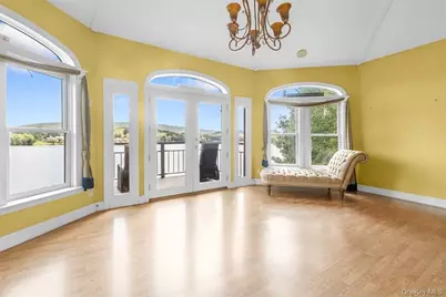 545 Shore Drive, New Windsor, NY 12553 - Photo 5