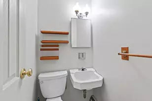 28 Sycamore Ln, Commack, NY 11725 - Photo 7