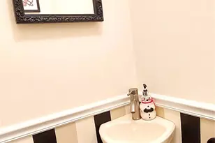 2 N Eckerson Ln, Spring Valley, NY 10977 - Photo 35