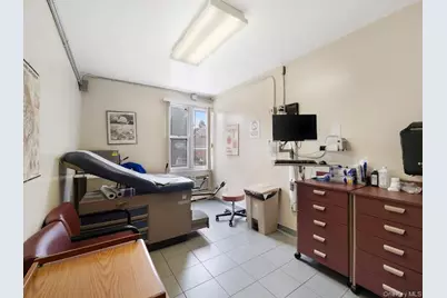 1214 Pelham Parkway S, Bronx, NY 10461 - Photo 5