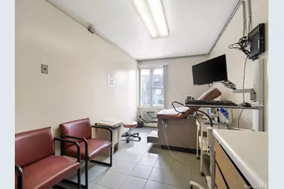 1214 Pelham Parkway S, Bronx, NY 10461 - Photo 13