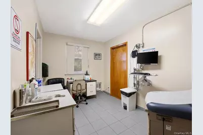 1214 Pelham Parkway S, Bronx, NY 10461 - Photo 7