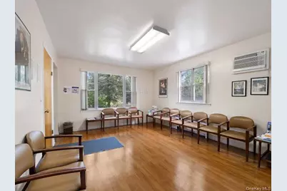 1214 Pelham Parkway S, Bronx, NY 10461 - Photo 17