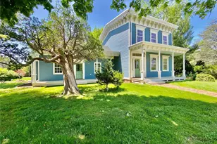 1685 Peconic Ln, Peconic, NY 11958 - Photo 3