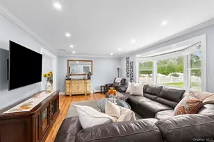 48 Fanning Ave, Hampton Bays, NY 11946 - Photo 7