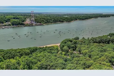 18 Bell Circle, Port Jefferson, NY 11777 - Photo 13