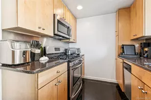 4-74 48th Ave, Long Island City, NY 11109 - Photo 5