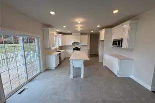 21 Dartmouth Dr, Poughkeepsie, NY 12603 - Photo 7