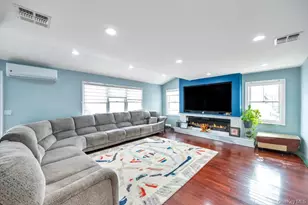 6 Garden Cir, Syosset, NY 11791 - Photo 9