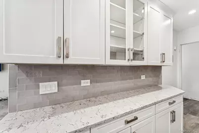 241-20 Northern Boulevard #2B, Little Neck, NY 11362 - Photo 3