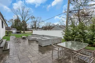 1 Jerry Ln, Glen Cove, NY 11542 - Photo 27