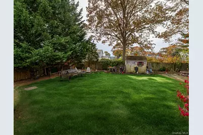 226 Sears Road, West Islip, NY 11795 - Photo 15