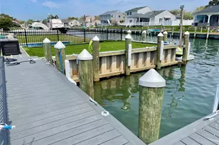 505 East Dr, Copiague, NY 11726 - Photo 29