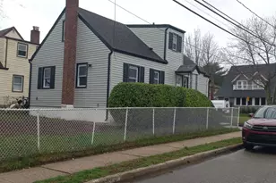 3 Hampton Rd, Lynbrook, NY 11563 - Photo 3