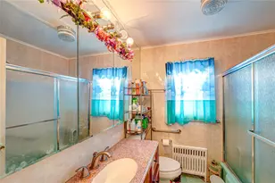 6 Frederick Ave, Freeport, NY 11520 - Photo 9