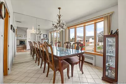 18 Hilary Lane, Westbury, NY 11590 - Photo 7